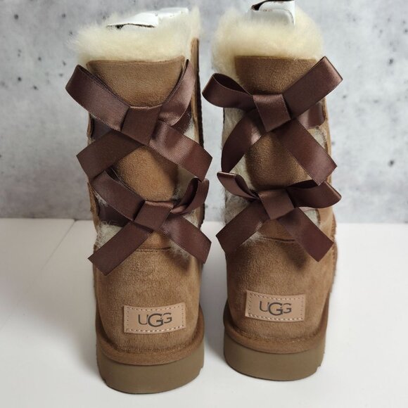 UGG W Bailey Bow II Boots Womens Size 8 Tan Sheepskin Suede Winter - Picture 2 of 9